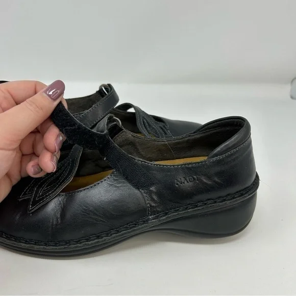 Naot Primrose Black Leather Comfort Chunky Heeled Mary Janes Size 38 (US Size 7) - Picture 14 of 14